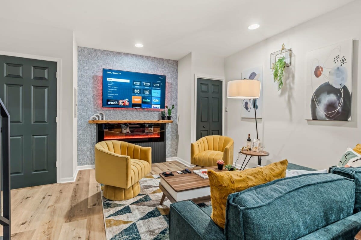 Family-friendly 2BR Condo with Free Parking!